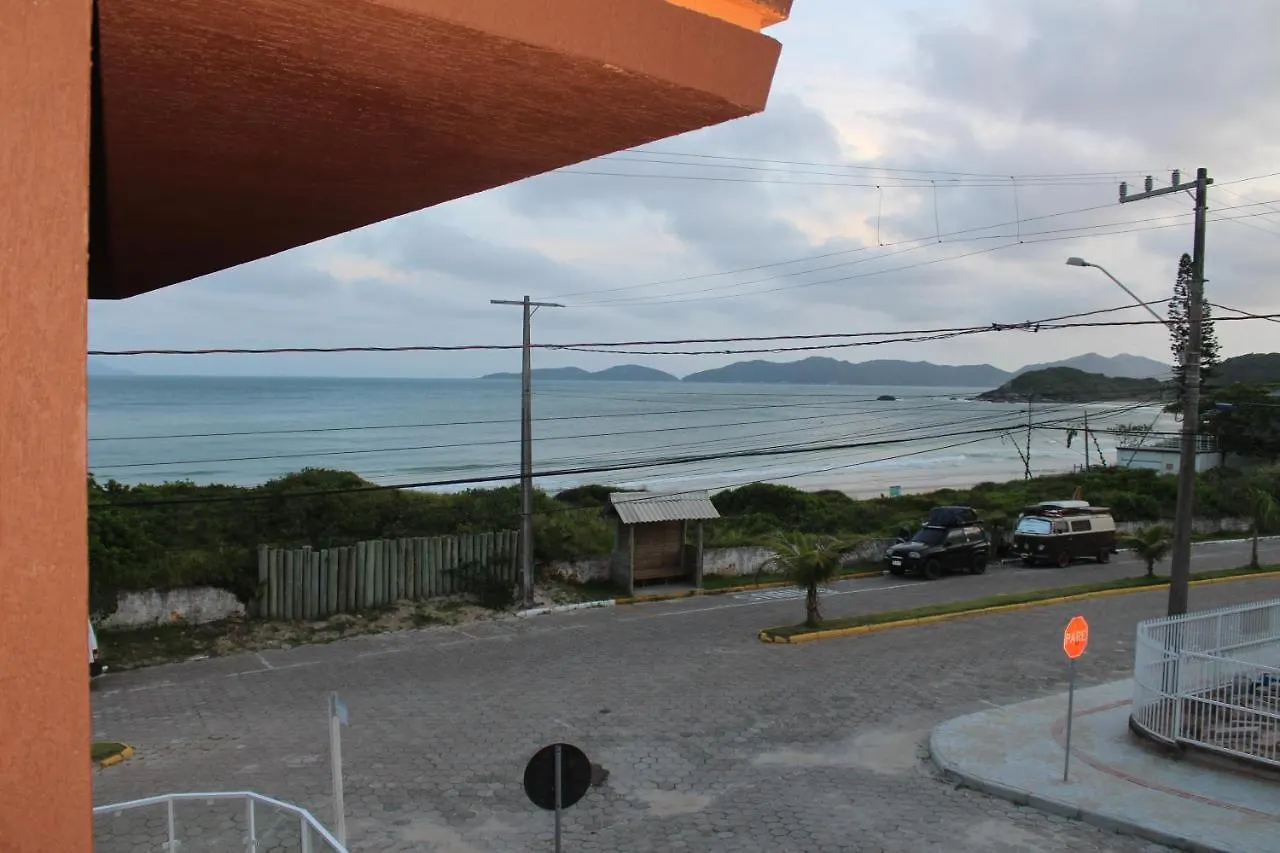 Praia De Quatro Ilhas A 50 Metros Do Mar Bombinhas Apartamento