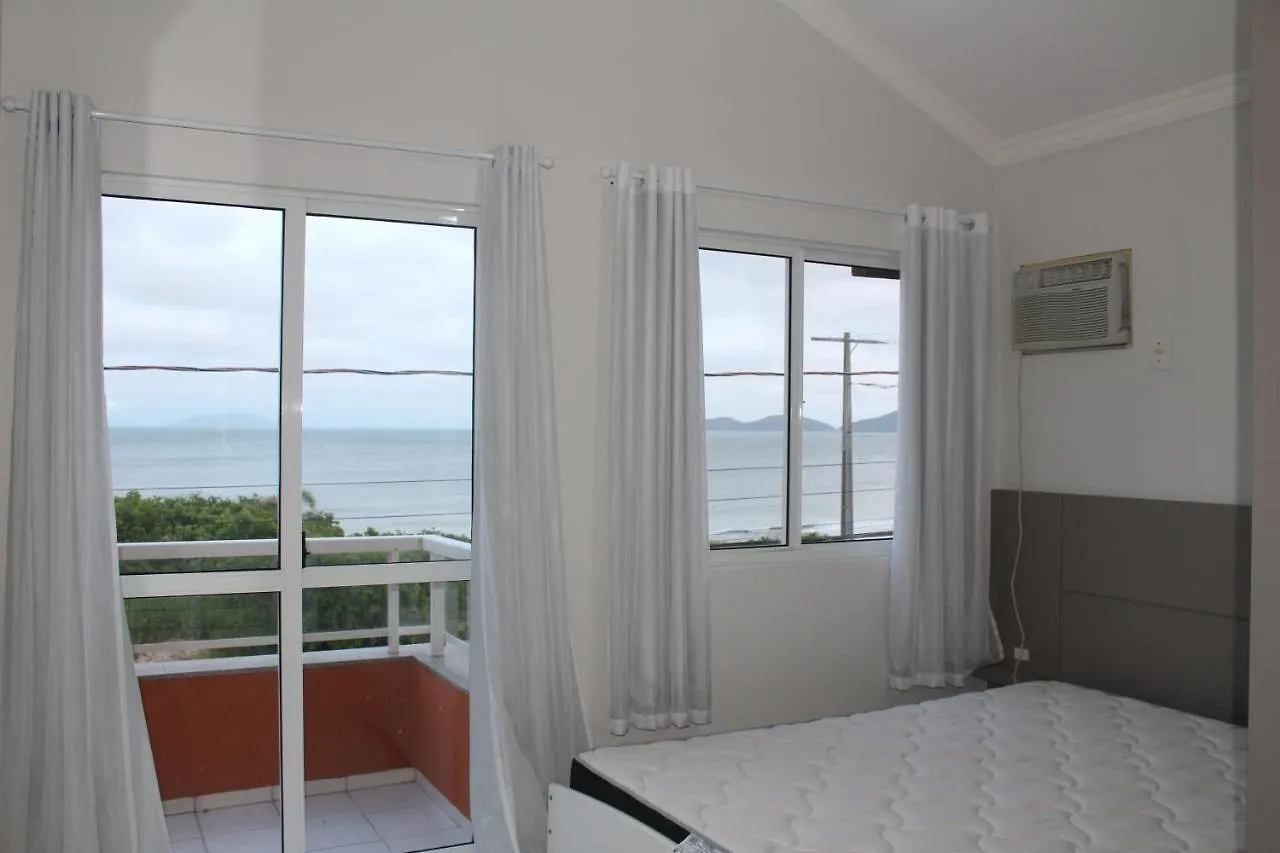 Praia De Quatro Ilhas A 50 Metros Do Mar Bombinhas 0*,