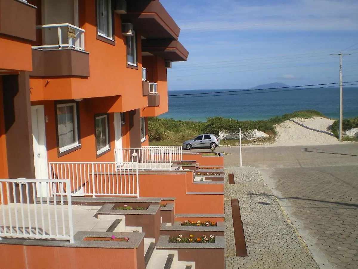 Praia De Quatro Ilhas A 50 Metros Do Mar Bombinhas Brasil