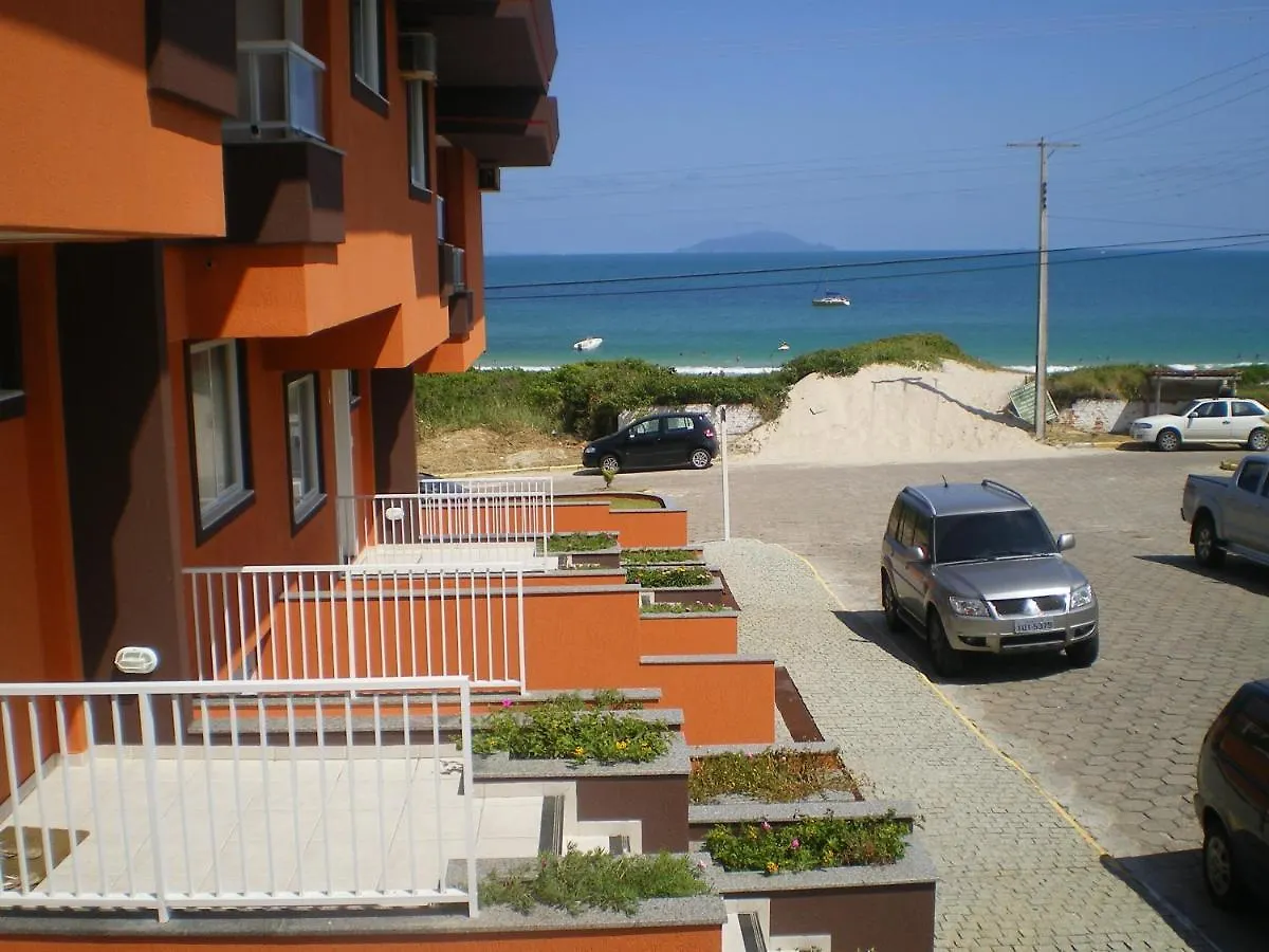 Contatos de Praia De Quatro Ilhas A 50 Metros Do Mar