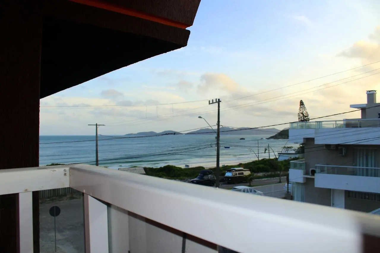 Praia De Quatro Ilhas A 50 Metros Do Mar Bombinhas