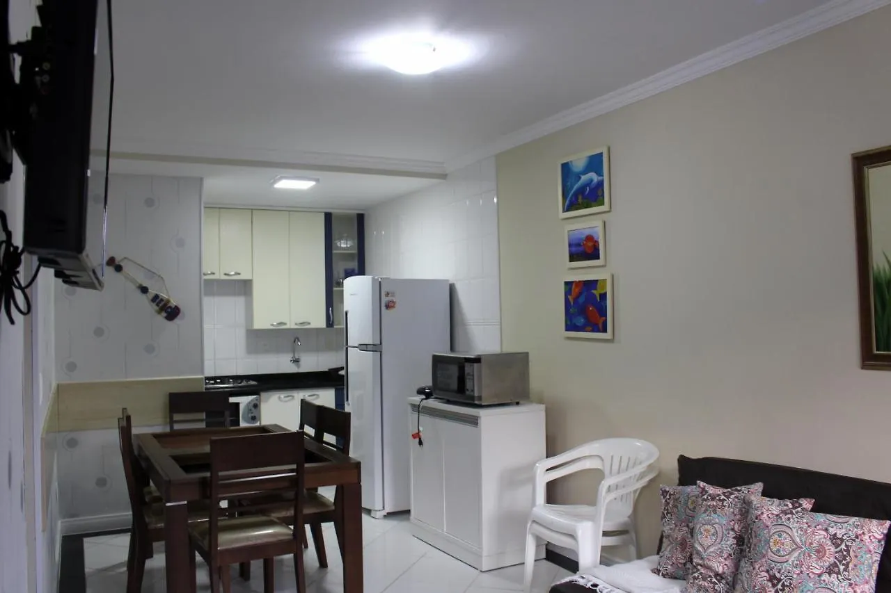 Praia De Quatro Ilhas A 50 Metros Do Mar Bombinhas Apartamento